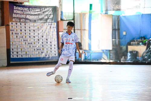 Strategi Latihan membuka ruang bagi Sekolah Futsal