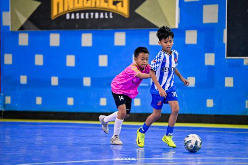 Mengapa intersep bola Penting untuk pemain yang sedang mengembangkan kemampuan dasar