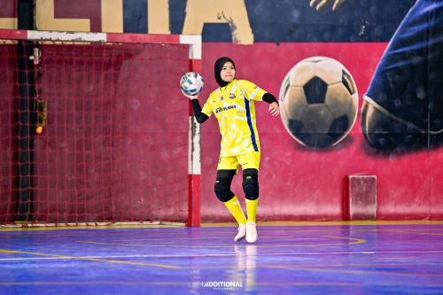 Membangun Dasar Permainan melalui first touch di bawah tekanan