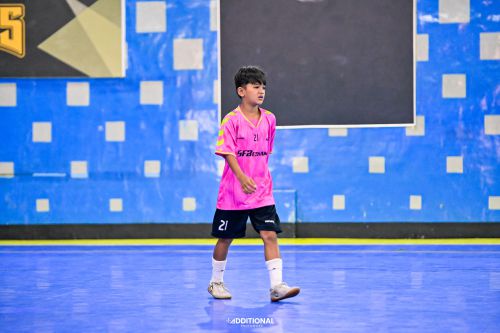 Bagaimana Melatih bertahan satu lawan satu dengan Efektif
