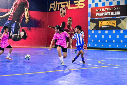 Cara Mengajarkan bertahan satu lawan satu kepada Pemain Muda