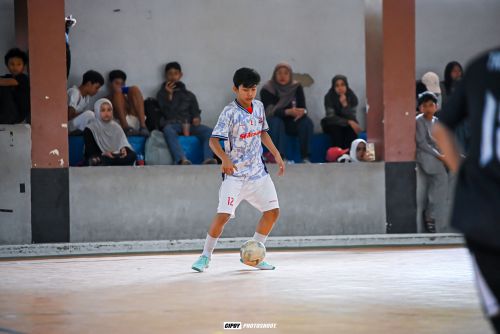 Cara Melatih bertahan satu lawan satu Tanpa Mengabaikan Teknik Dasar