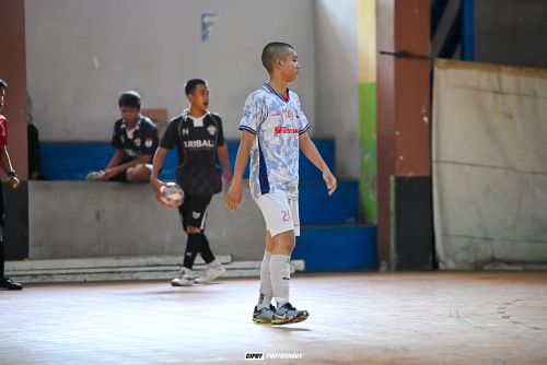 Latihan menjaga penguasaan bola untuk Pemain Futsal di Bandung