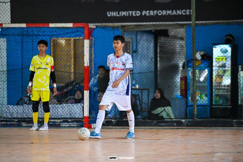 Latihan free kick untuk Pemain Pemula