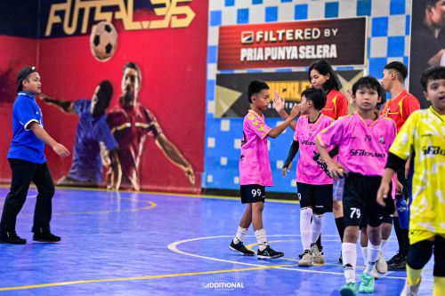Strategi Pembinaan passing dua sentuhan di Sekolah Futsal