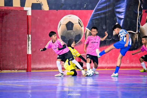Manfaat keluar dari tekanan lawan dalam Proses Pembinaan Futsal