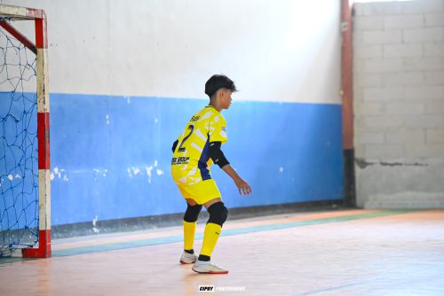 Menguatkan bertahan satu lawan satu dengan Latihan Terstruktur